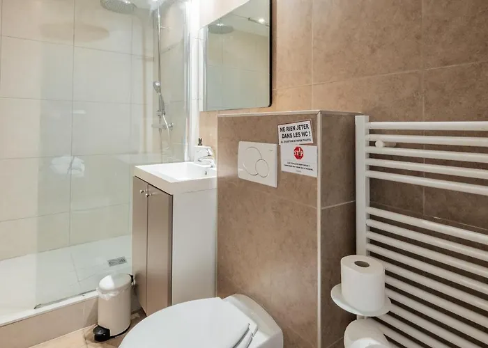 Apartmanhotel Chateau D'acotz - Avec Piscine A 300m Des Plages & Ocean 3*