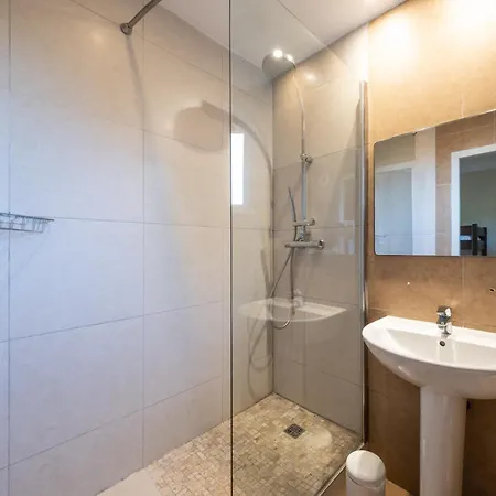 Aparthotel Chateau D'acotz - Avec Piscine A 300m Des Plages & Ocean 3*