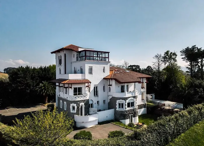 מלון דירות Chateau D'acotz - Avec Piscine A 300m Des Plages & Ocean 3*